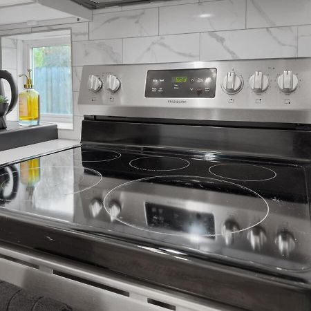 Stunning Area - 3Br Escape - 5 Mins To Dt - Sleeps 10 Villa Austin Luaran gambar