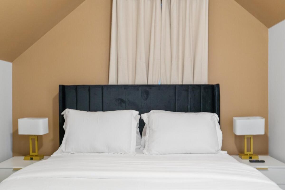 Stunning Area - 3Br Escape - 5 Mins To Dt - Sleeps 10 Villa Austin Luaran gambar